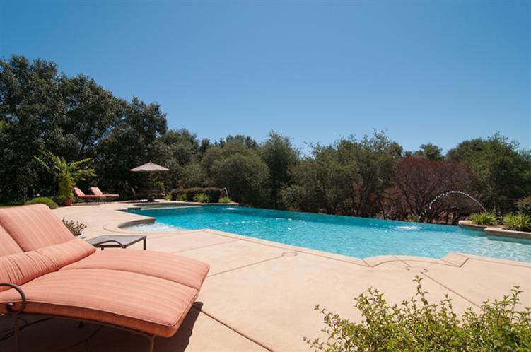 8171  Amber Wood, Loomis, CA 95650